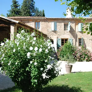 https://le-moulin-des-pinchinats.aixenprovencehotels.org